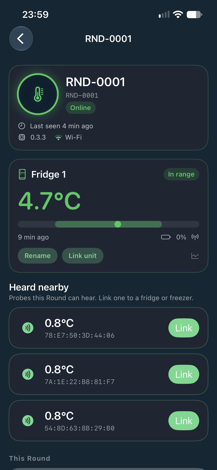 The CompliChef iOS app showing Round RND-0001 online, Fridge 1 at 4.7°C in range, and three probes heard nearby